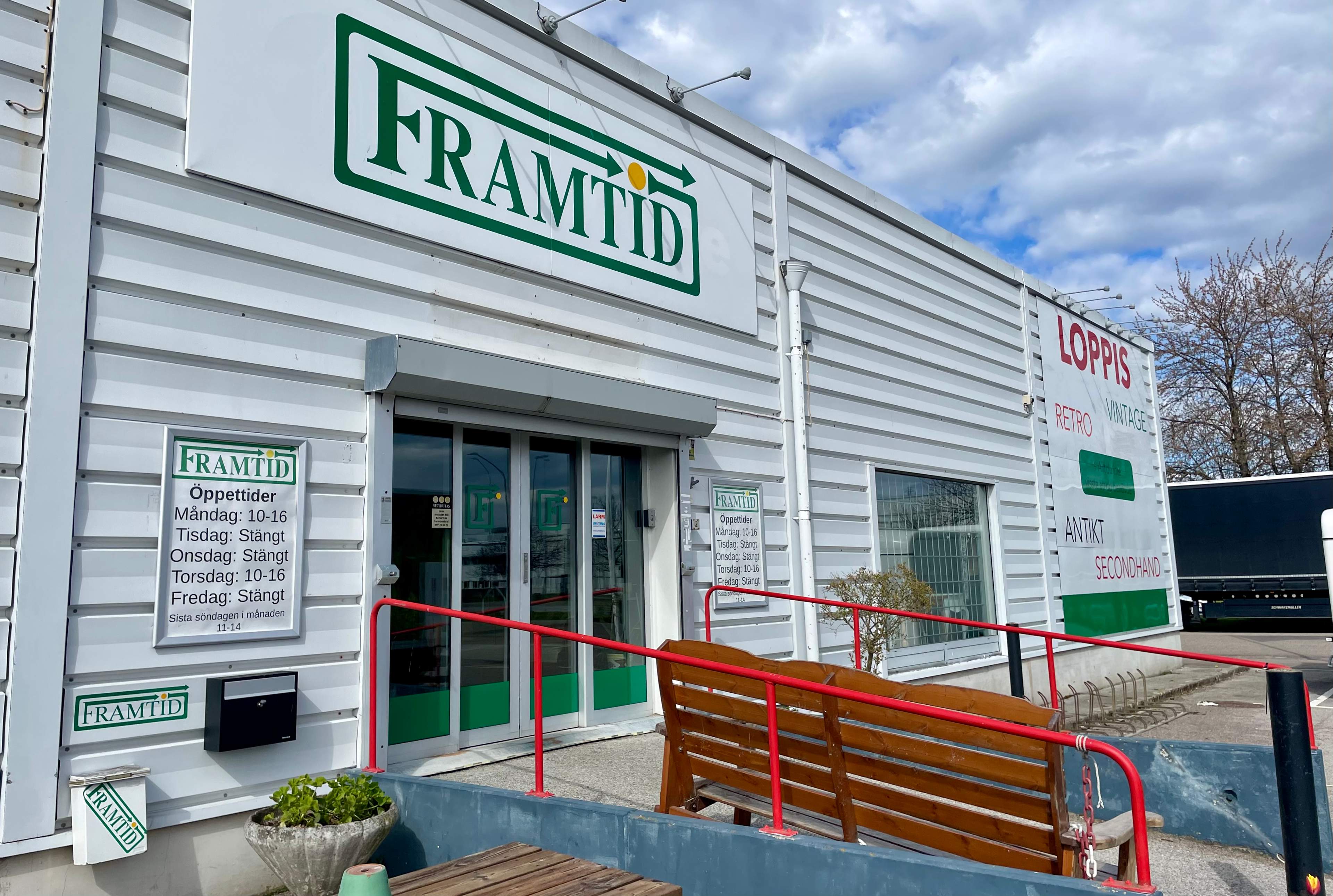 Butiksmiljö med begagnade möbler hos Framtid